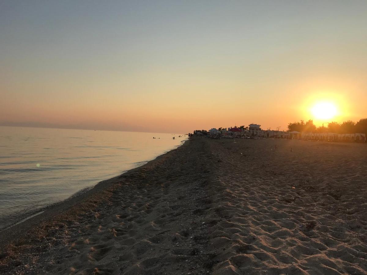 Totem Apartments Nea Plagia Zewnętrze zdjęcie